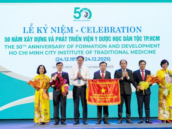 Cosmopolitan , Healthy