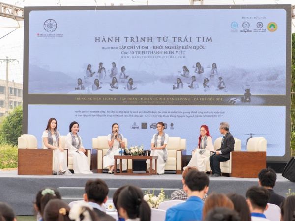 Cosmopolitan , Spotlight